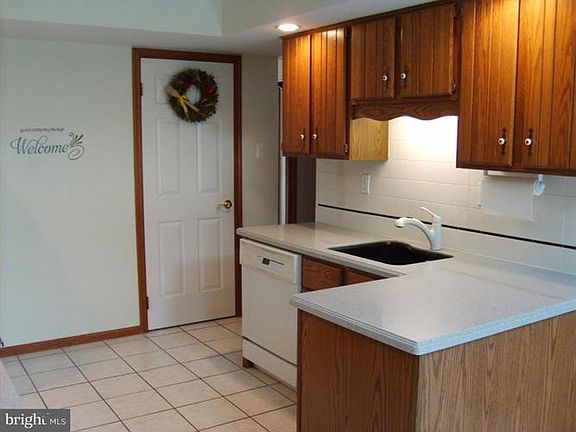 4th image of 1549 Grey Ln