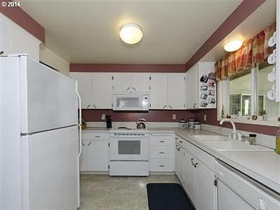 3rd image of 10624 NE 94th Ave