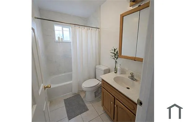 Building Photo - 1735 11th Ave