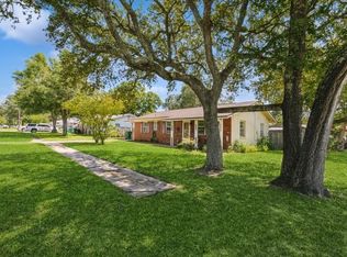 58 8th St, Shalimar, FL 32579