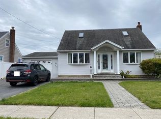 2258 5th St, East Meadow, NY 11554