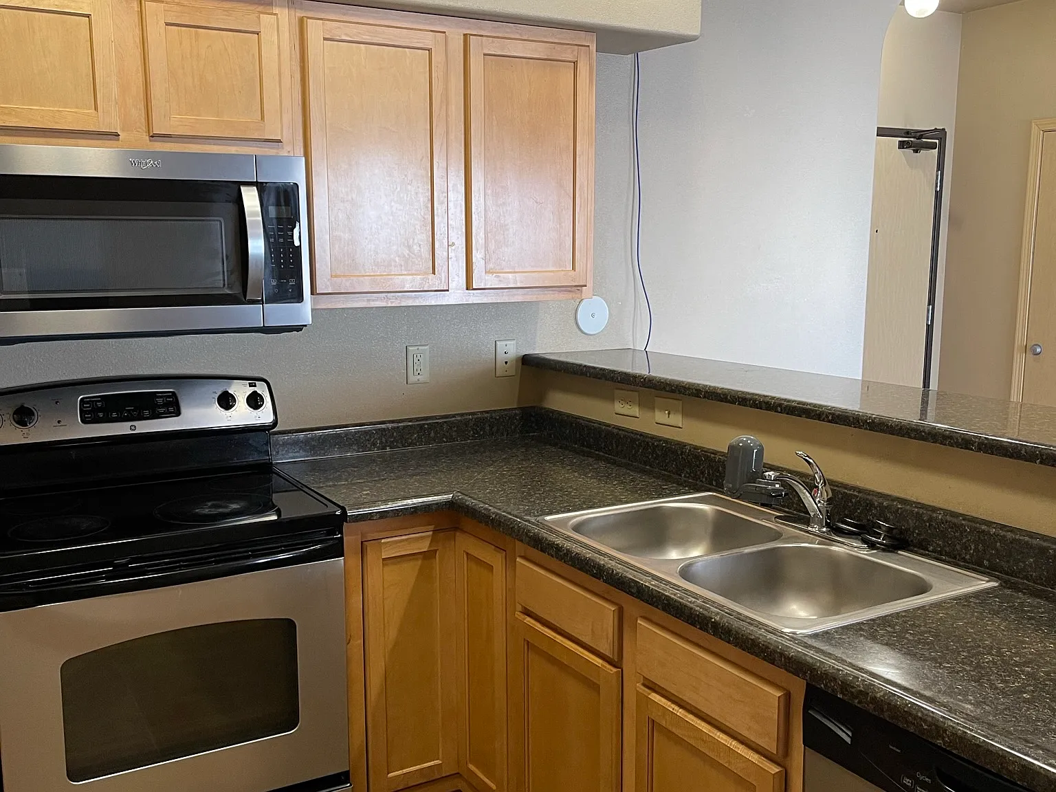 4 bed, $2,878 — Photo 3