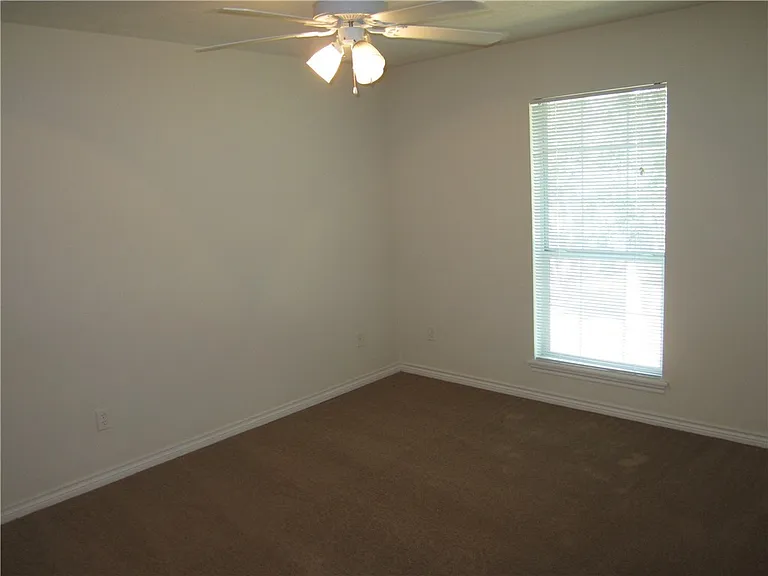 306 Fairway Dr — Photo 10