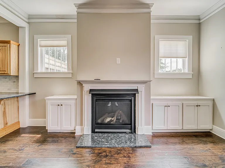 121 Brown St — Photo 17