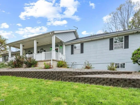 1007 Joanne Dr, Webb City, MO 64870