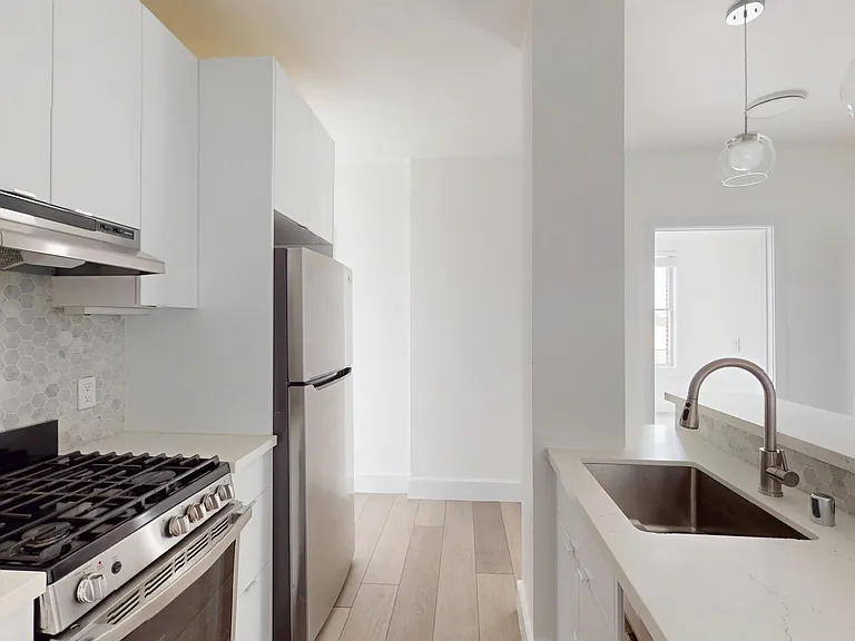 1408 California St #305 — Photo 5
