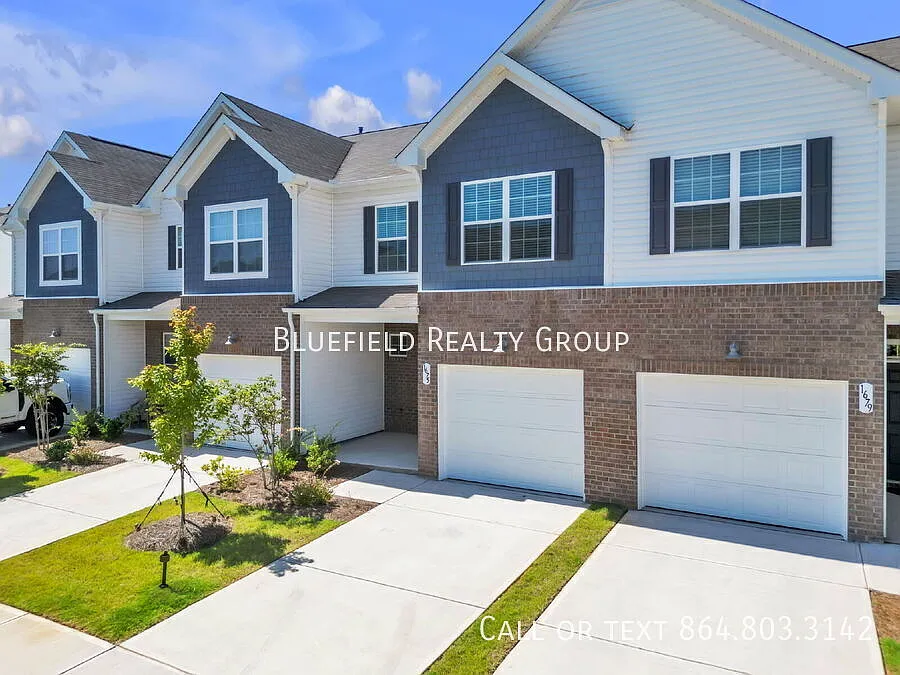 Brand New 3-Bedroom, 2.5-Bath Townhome With Stylish Finishes $1,700/mo rent — Photo 3