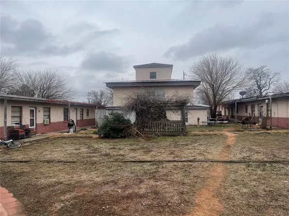 210 E Arapaho Ave, Weatherford, OK 73096