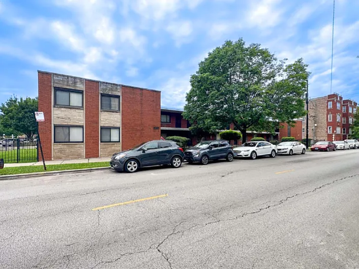 5701 W Washington Blvd #2F