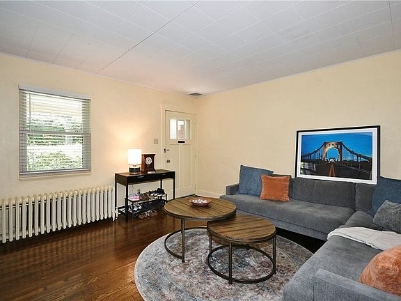 5th image of 494-496 McCully St