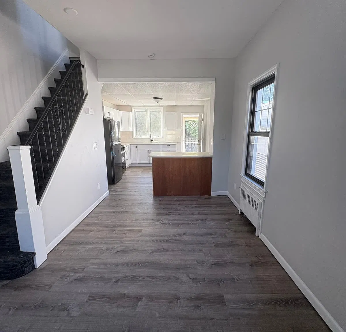 696 Worth Ave — Photo 4