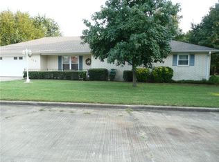 116 Raintree Dr, Holdenville, OK 74848