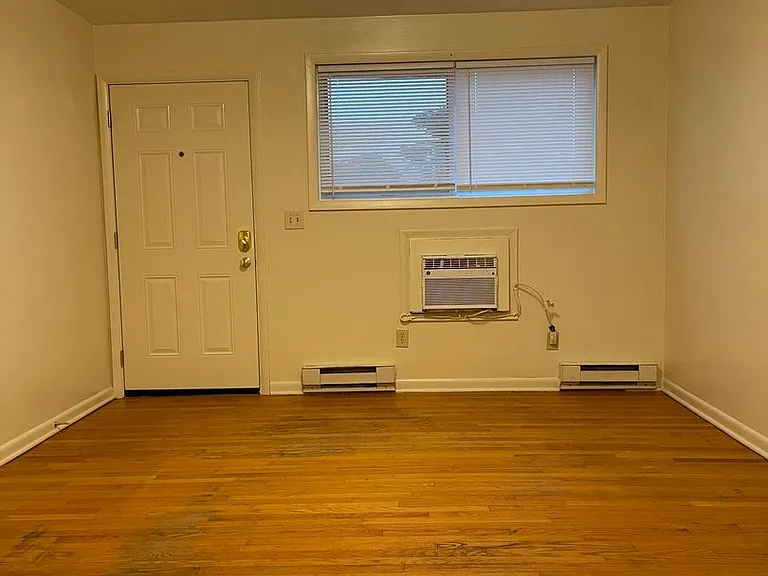 1751 Central Ave — Photo 4