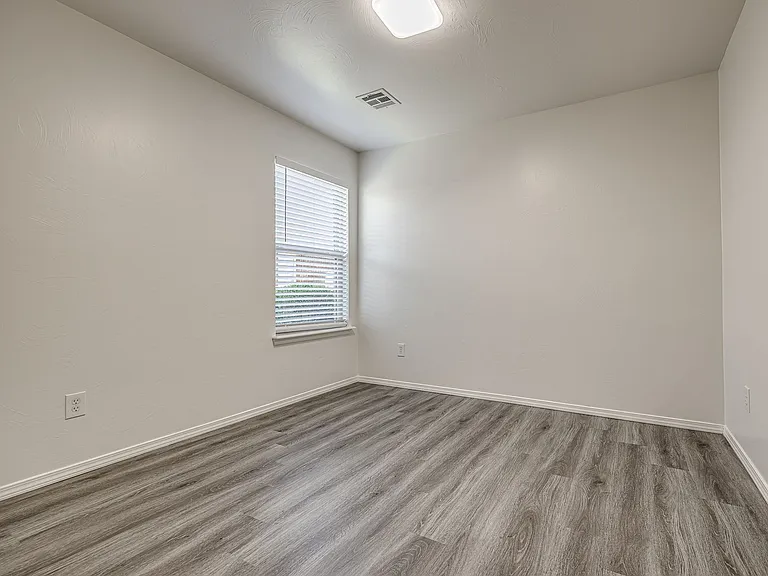 18304 Tambor Dr — Photo 20