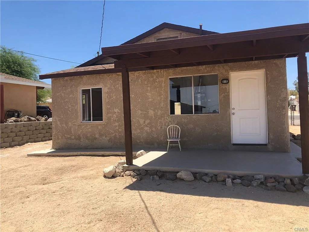 3 bed, 923 sqft, $1,475 — Photo 2