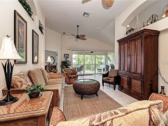 5th image of 4608 Club Dr Unit 202