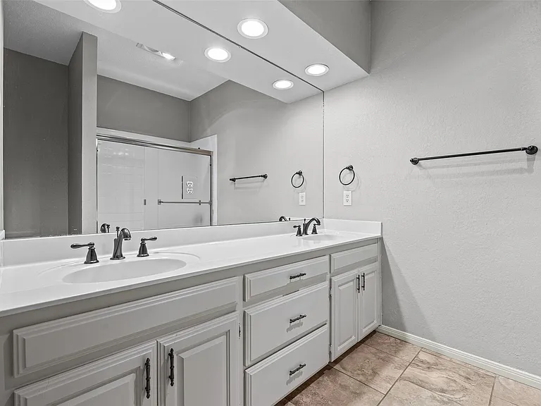 114 Paragon Ct — Photo 22