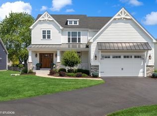 868 Kelsey Ct, Crystal Lake, IL 60014