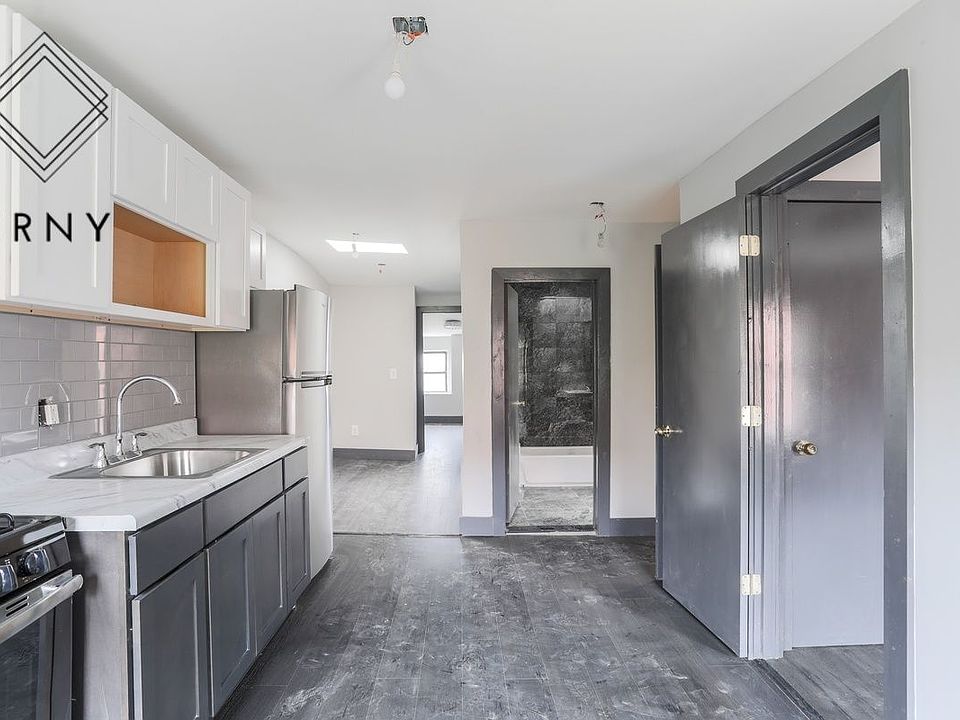 1st image of 105 Vernon Ave #3B