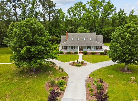 3rd image of 2104 Las Flores Ln