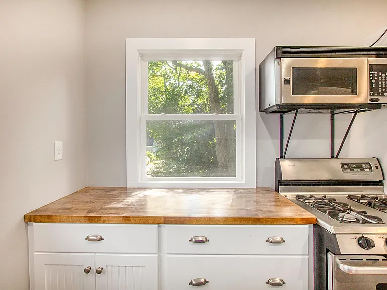 848 Union Ave SE — Photo 13