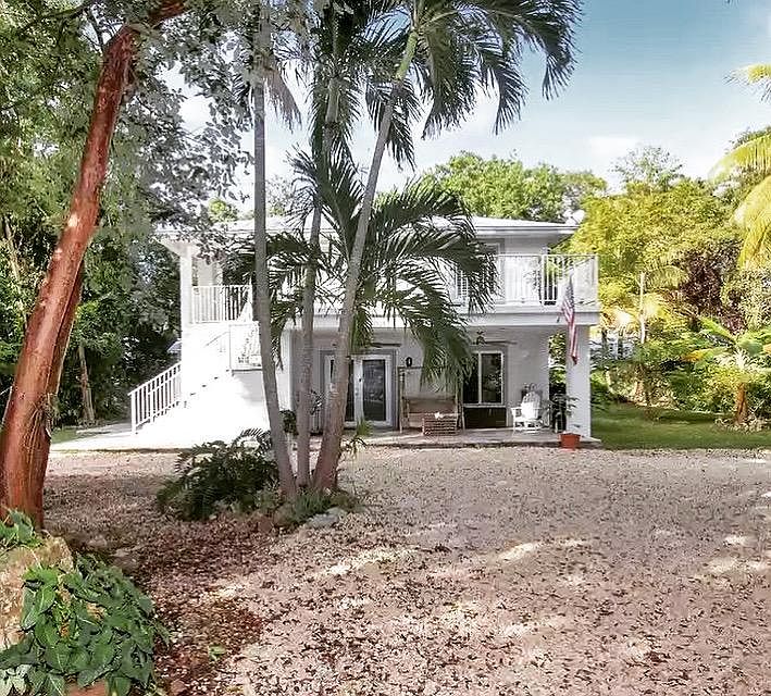 1st image of 6 Bowen Dr