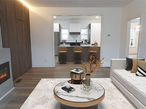 2nd image of 708 Rochelle Dr SW