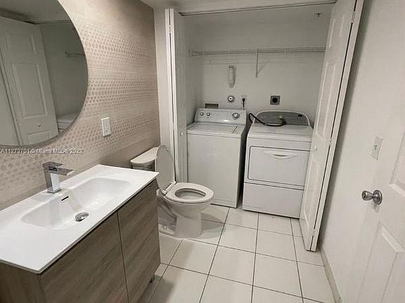 5th image of 2945 NE 185th St APT 1410