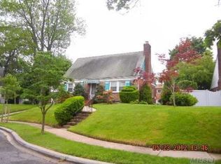 1326 Larboard Ct, Uniondale, NY 11553