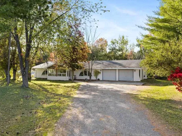 4857 Wickersham Rd, Charlevoix, MI 49720