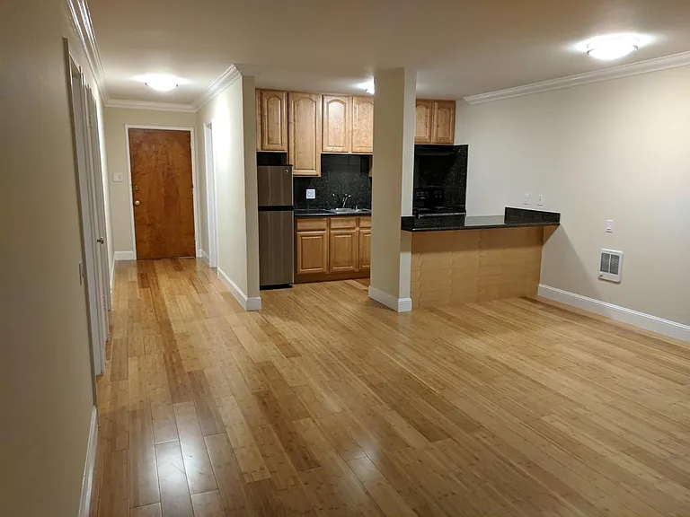 324 Pennsylvania Ave #24 — Photo 2