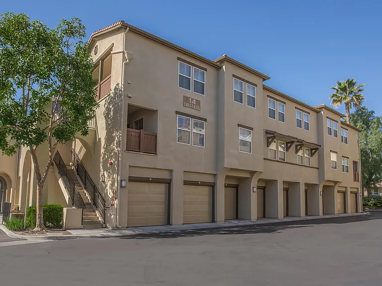 Laurel Vista Apartment Homes — Photo 14