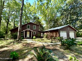 2217 Bayou View Cir, Gautier, MS 39553