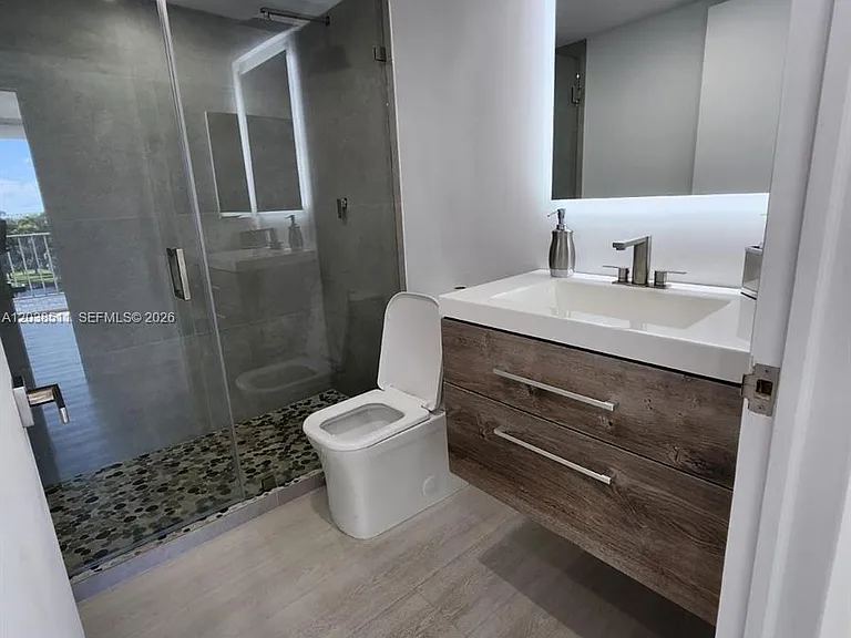 1700 NW North River Dr #606 — Photo 8