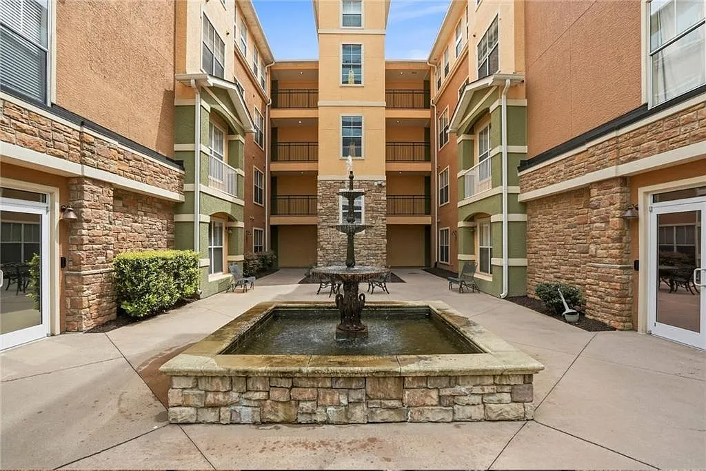 1 bed, 780 sqft, $1,750 — Photo 2
