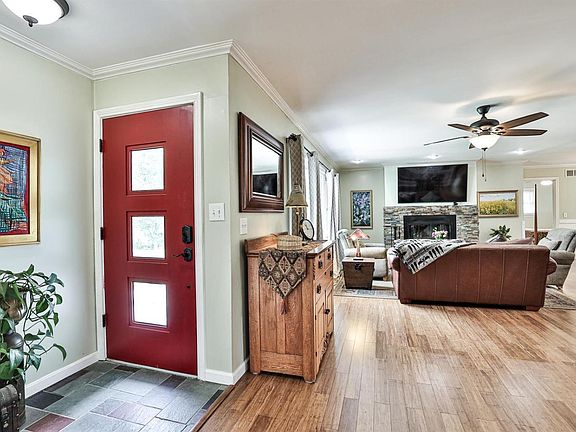 4th image of 10497 Woodleigh Ln