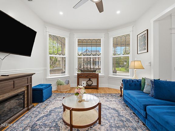 5th image of 1217 WALNUT Street