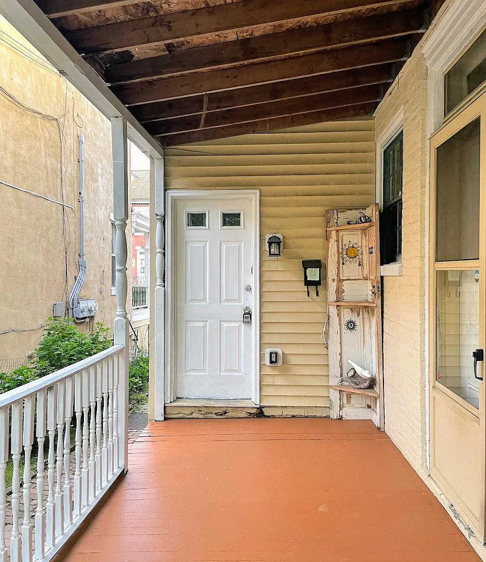 2 bed, 800 sqft, $1,700 — Photo 1