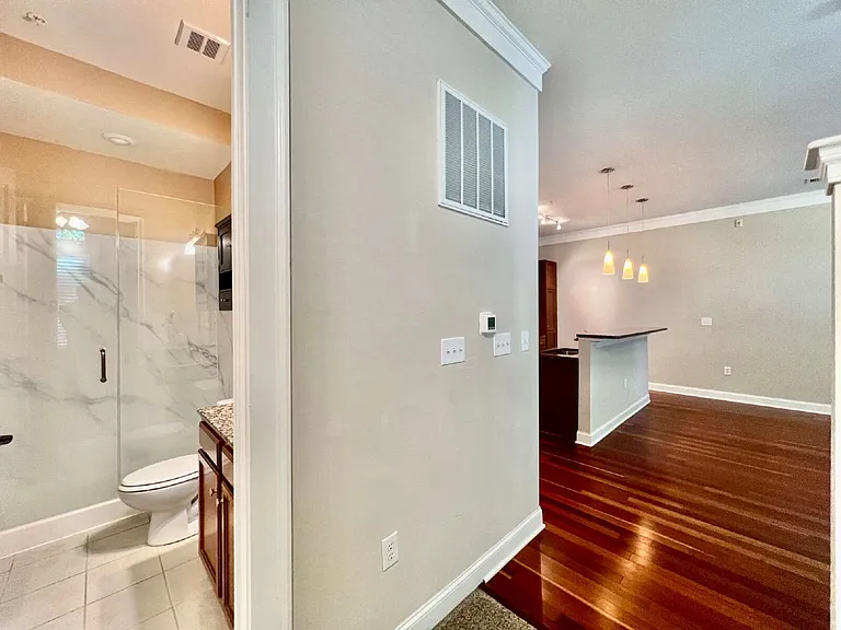 2810 Selwyn Ave #111 — Photo 22