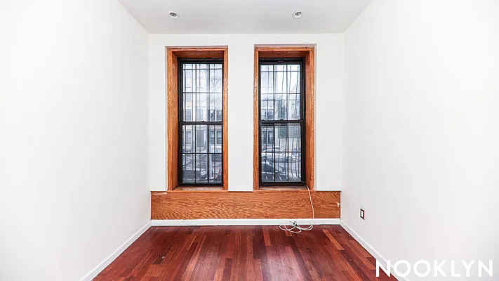 Rented by Nooklyn NYC LLC | media 12