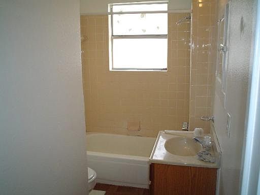 5th image of 722 CANTON ST