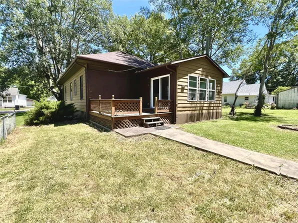 676 Anna St, Hillsboro, IL 62049