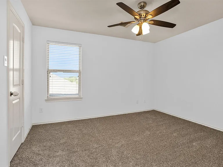 2730 Donellan Dr — Photo 27