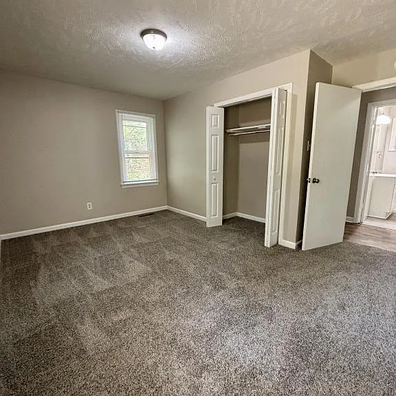 330 Richmond Dr — Photo 16