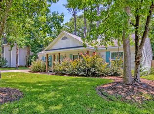 528 Castle Hall Rd, Mount Pleasant, SC 29464