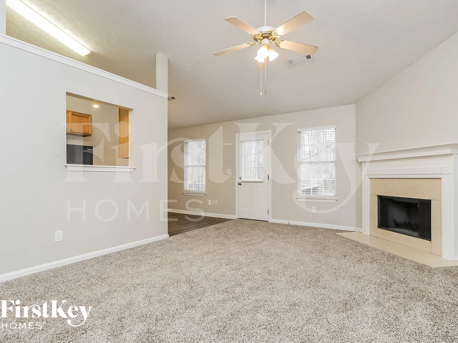4 bed, 3.0 bath, 2176 sqft, $2,360 — Photo 2