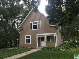 523 3rd St S, Albert City, IA 50510
