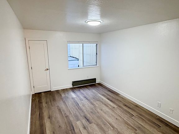 5th image of 1949 Chestnut St APT 101