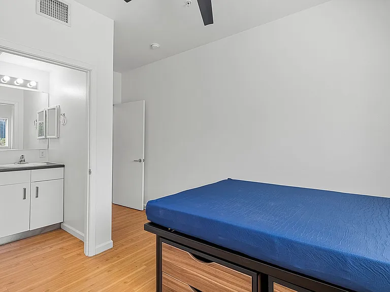 Green Spring Apartments — Photo 31