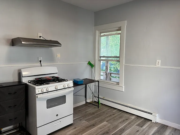 212 Boylston St #3 — Photo 8